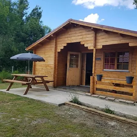 Ferienhaus Chalet Au Fond Du Jardin